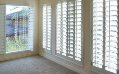 What are the advantages of using Venetian blinds?